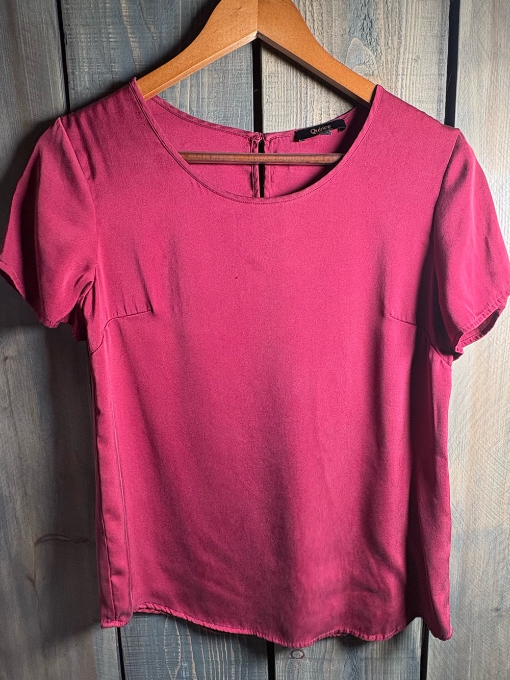 Quince Silk Short Sleeve Round Neck Blouse in Burgundy